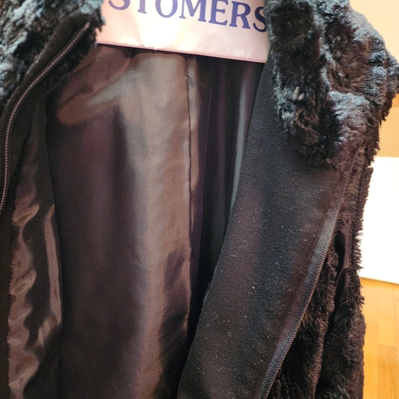 JM COLLECTION BLACK FAUX FUR VEST SIZE L - Picture 8 of 9